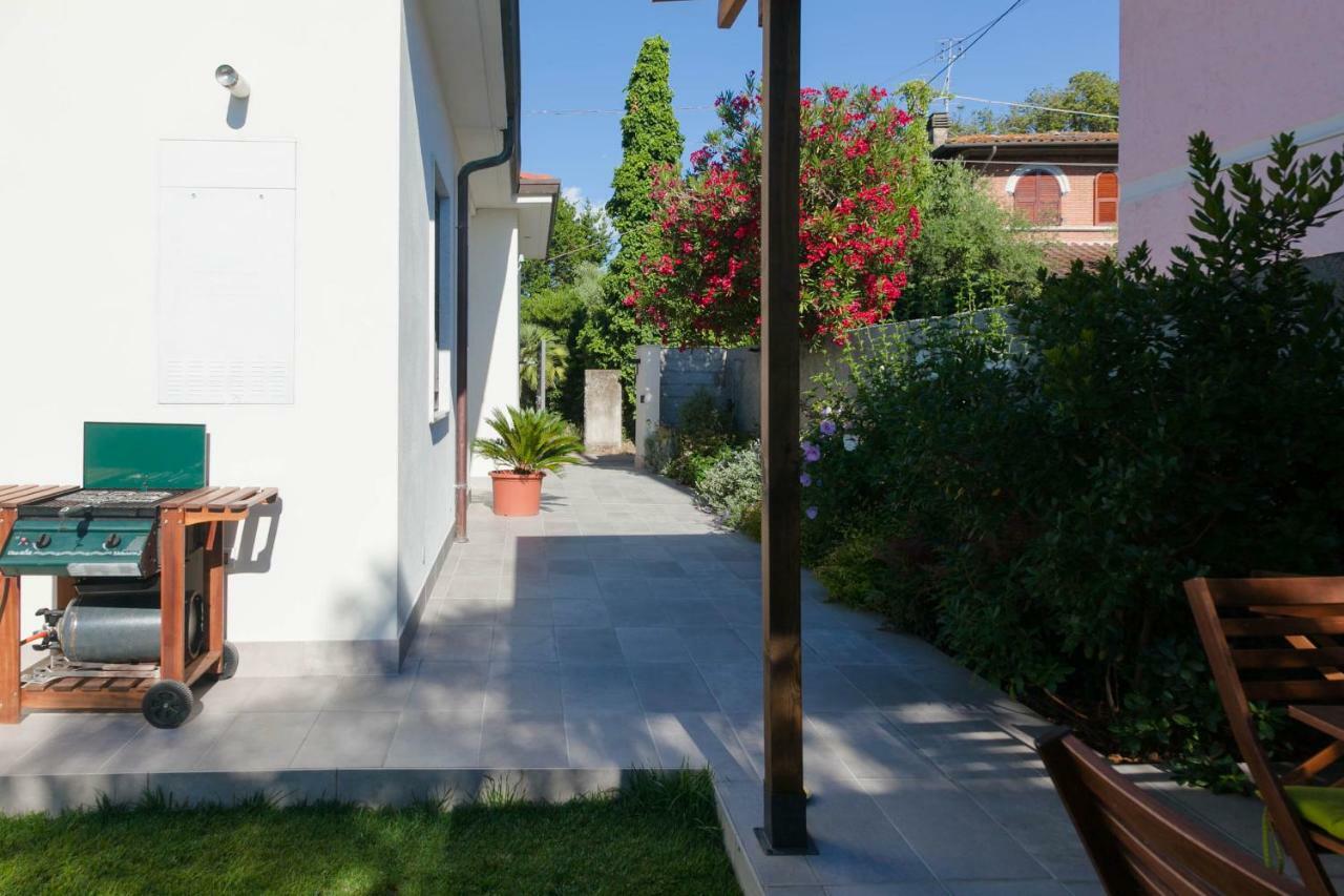 Flora Home Marina Di Carrara Exterior foto